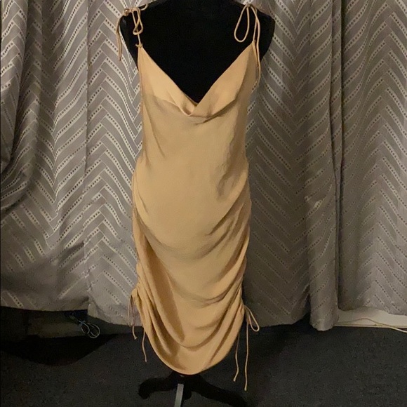 Dress - Picture 3 of 10